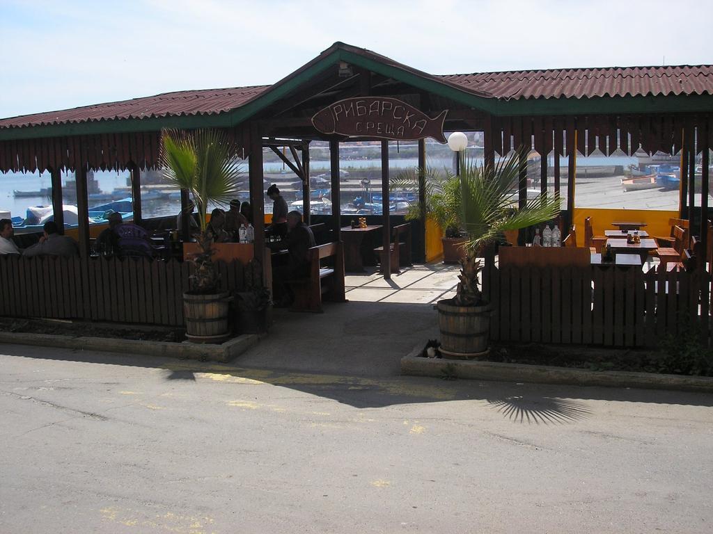 Ribarska Sreshta Family Hotel Tsarevo Exterior photo